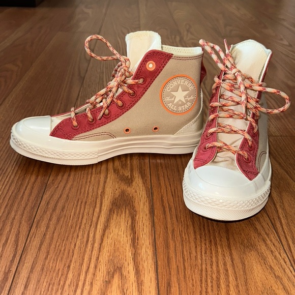 Converse Shoes - Converse sz 7 shoes